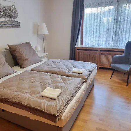Casa de Férias Casaba 2-150qm-4 Rooms-free Private Parking-house With Garden Hanôver
